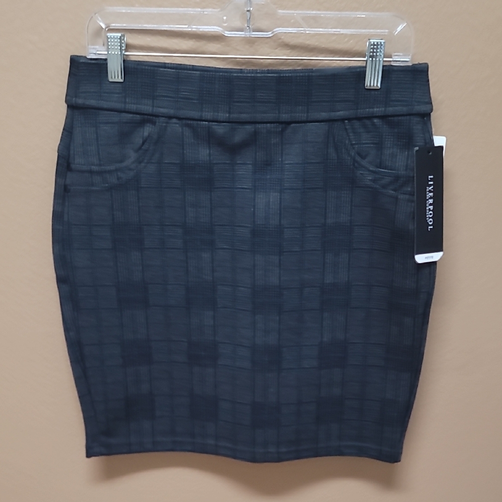 NWT Liverpool Women's Gray and Navy Skirt 💙🩶